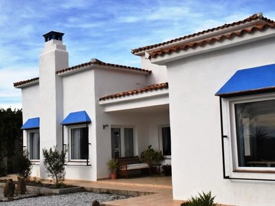 Villa for sale in Alcaucin, Malaga