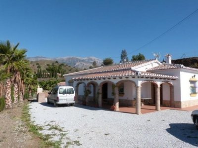 Villa for sale in Canillas de Aceituno, Malaga