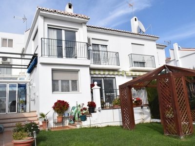 Villa en venta en Torre del Mar, Malaga