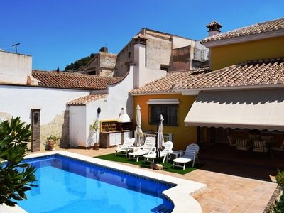 Villa en venta en Velez-Malaga, Malaga