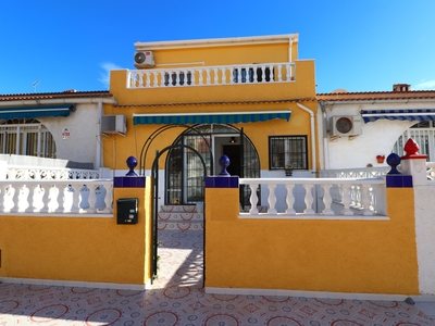 Casa adosada en venta en Torrevieja, Alicante