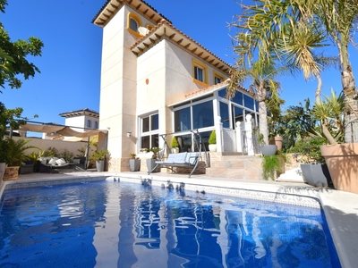 Villa en venta en Urbanizacion los Balcones, Alicante