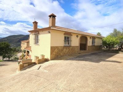 Villa for sale in Periana, Malaga