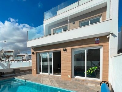 Villa en venta en San Pedro del Pinatar, Murcia