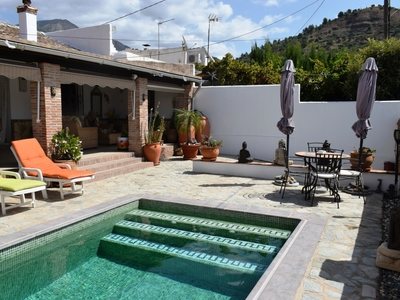 Villa for sale in Alcaucin, Malaga