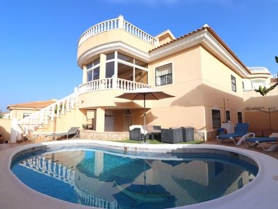 Villa te koop in Benijofar, Alicante