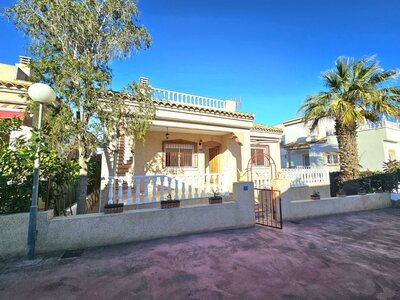 Villa for sale in Algorfa, Alicante