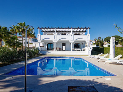 Villa for sale in Manilva, Malaga