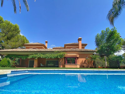 Villa for sale in Marbella, Malaga