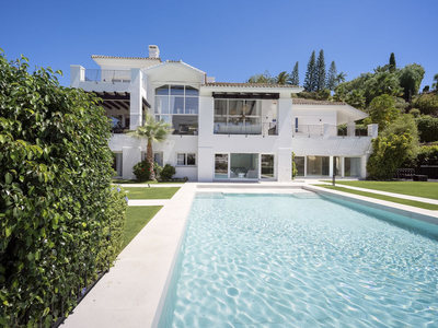 Villa for sale in Benahavis, Malaga