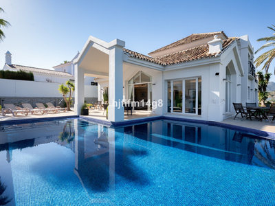 Villa for sale in Benahavis, Malaga