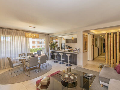 Apartamento en venta en Marbella, Malaga