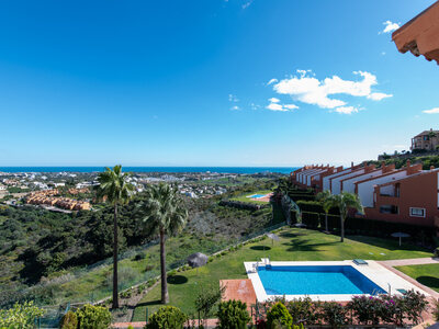 Duplex/Townhouse for sale in El Paraiso, Malaga