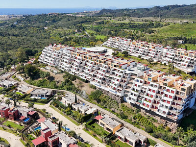 Apartment for sale in Benahavis, Malaga