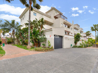 Apartment for sale in Estepona, Malaga