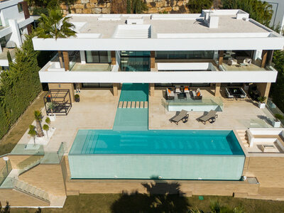 Villa en venta en Benahavis, Malaga