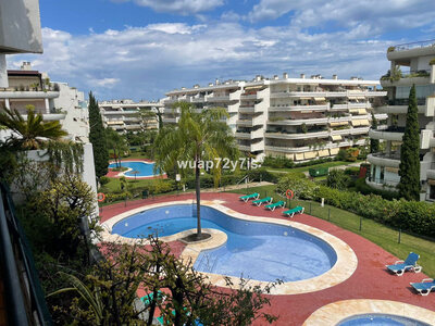 Apartamento en venta en Marbella, Malaga