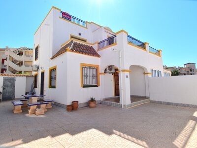 Villa te koop in Urbanizacion los Balcones, Alicante
