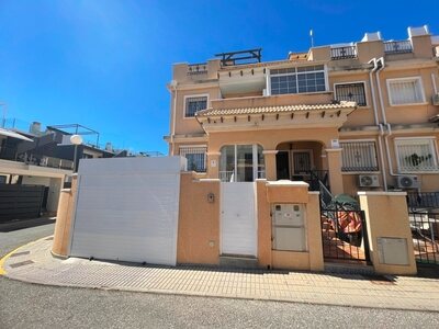 Villa te koop in Urbanizacion los Balcones, Alicante