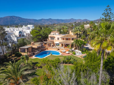 Villa te koop in Estepona, Malaga