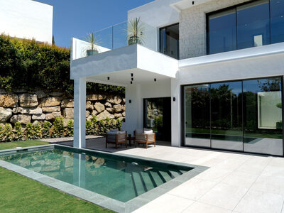 Villa en venta en Estepona, Malaga