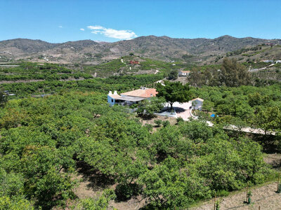 Cortijo/Finca zum verkauf in Velez-Malaga, Malaga