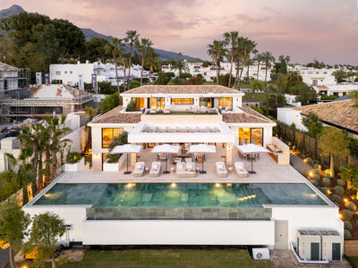 Villa en venta en Marbella, Malaga