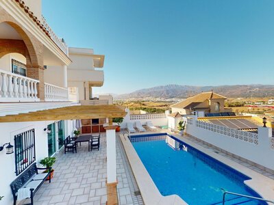 Villa zum verkauf in Velez-Malaga, Malaga