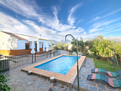 Villa zum verkauf in Comares, Malaga