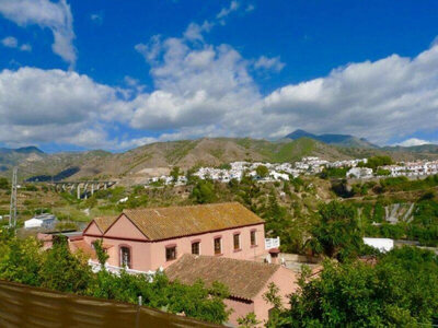 Villa zum verkauf in Nerja, Malaga