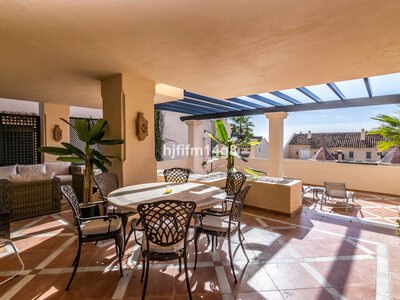 Apartment for sale in Marbella, Malaga