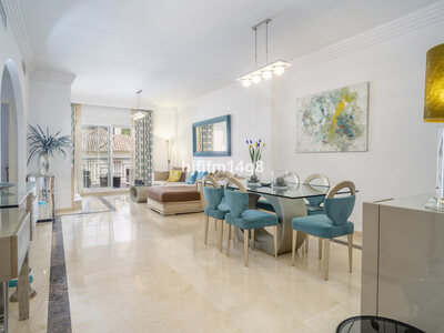 Apartamento en venta en Marbella, Malaga