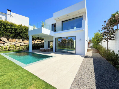 Villa te koop in Estepona, Malaga