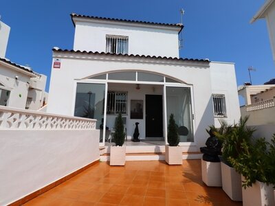 Villa à vendre en Urbanizacion los Balcones, Alicante