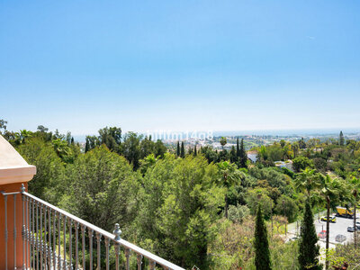 Apartamento en venta en Benahavis, Malaga