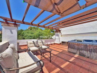 Apartamento en venta en Benahavis, Malaga