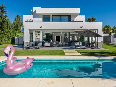 Villa for sale in Estepona, Malaga