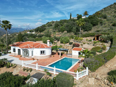 Villa zum verkauf in Torrox, Malaga