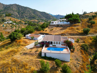 Villa for sale in Competa, Malaga