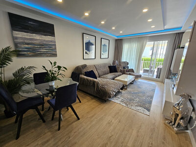 Apartment for sale in El Paraiso, Malaga